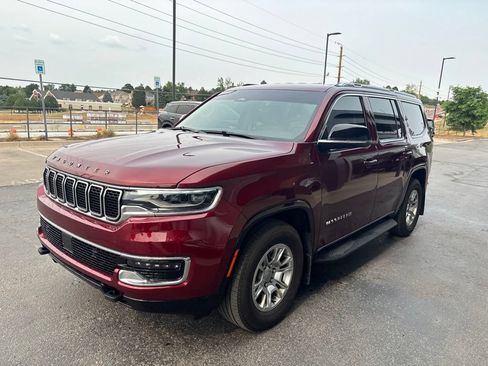 Used 2024 Jeep Wagoneer 4WD w/ HD Trailer Tow Package image 2
