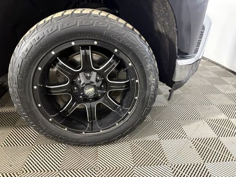 Used 2021 Chevrolet Silverado 1500 LT image 24