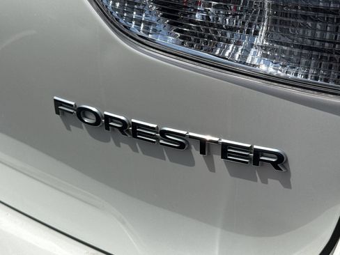 Used 2020 Subaru Forester Premium AWD/4WD image 2