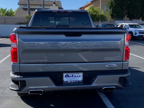 Used 2021 Chevrolet Silverado 1500 High Country w/ Technology Package image 11