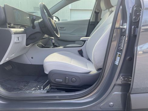 Used 2025 Hyundai Kona SEL image 23