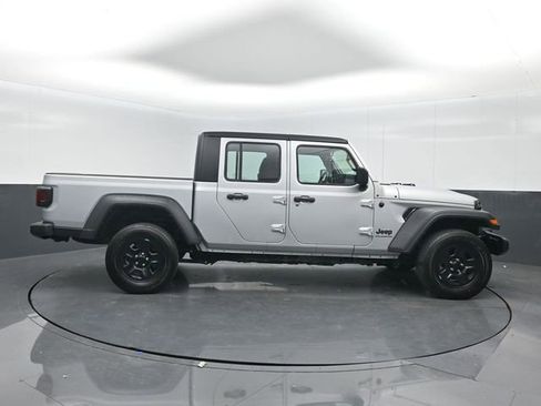 Used 2023 Jeep Gladiator Sport w/ Trailer Tow Package image 8