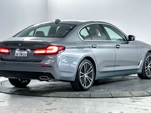 Used 2023 BMW 530e w/ Premium Package image 2