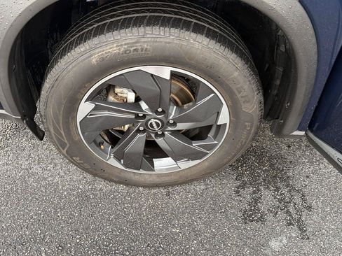 Used 2024 Nissan Rogue SV FWD image 36
