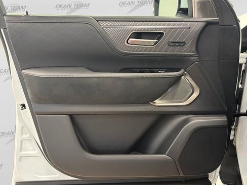 Used 2026 INFINITI QX80 Autograph w/ Premium Cargo Package AWD/4WD image 13