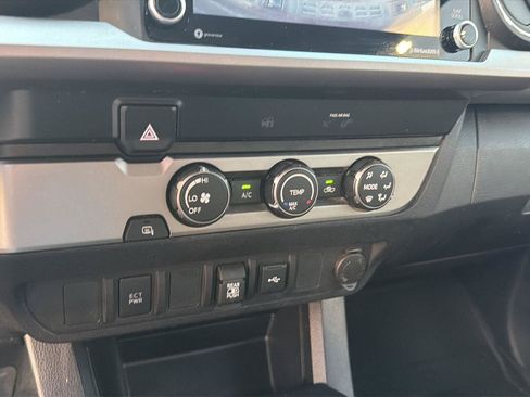 Used 2020 Toyota Tacoma SR5 RWD image 25