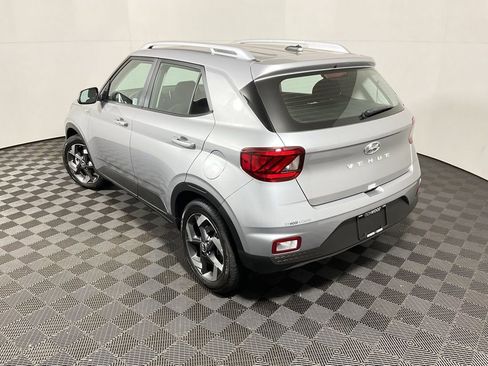 New 2025 Hyundai Venue SEL image 13