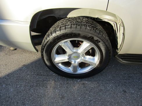 Used 2009 Chevrolet Tahoe LTZ image 11