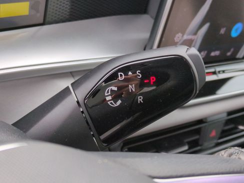 New 2026 Volkswagen Tiguan SE R-Line image 14