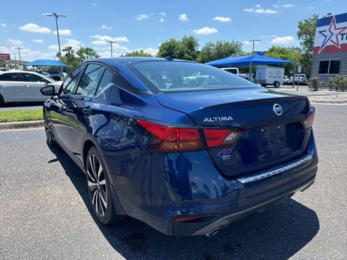 Used 2021 Nissan Altima 2.5 SR FWD image 3