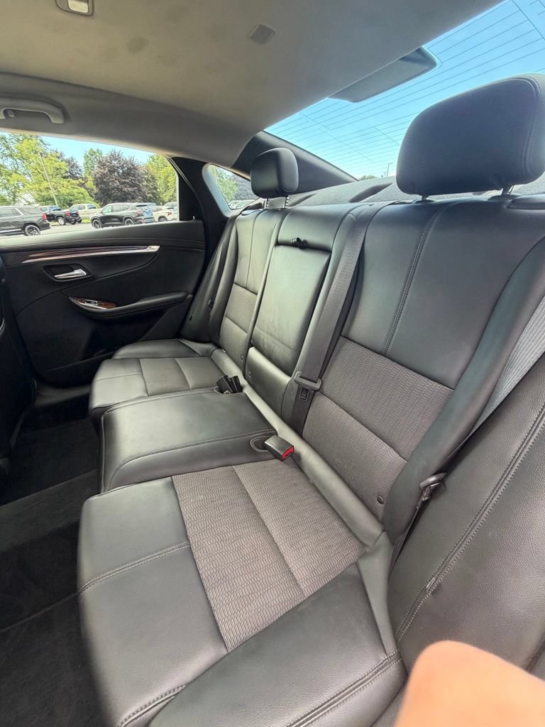 Used 2014 Chevrolet Impala LT w/ Convenience Package FWD image 10