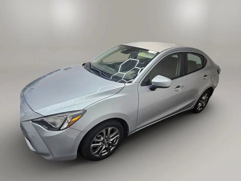 Used 2019 Toyota Yaris LE FWD image 9