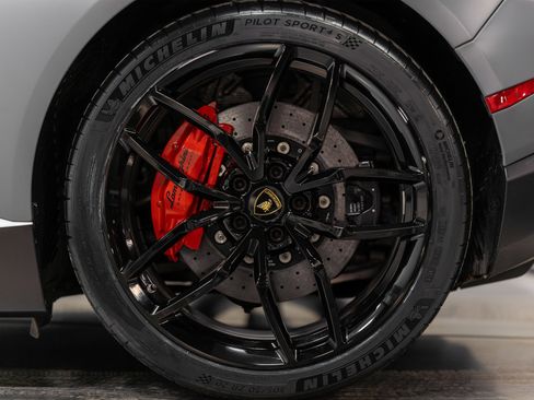 Used 2017 Lamborghini Huracan LP 610-4 Avio image 37