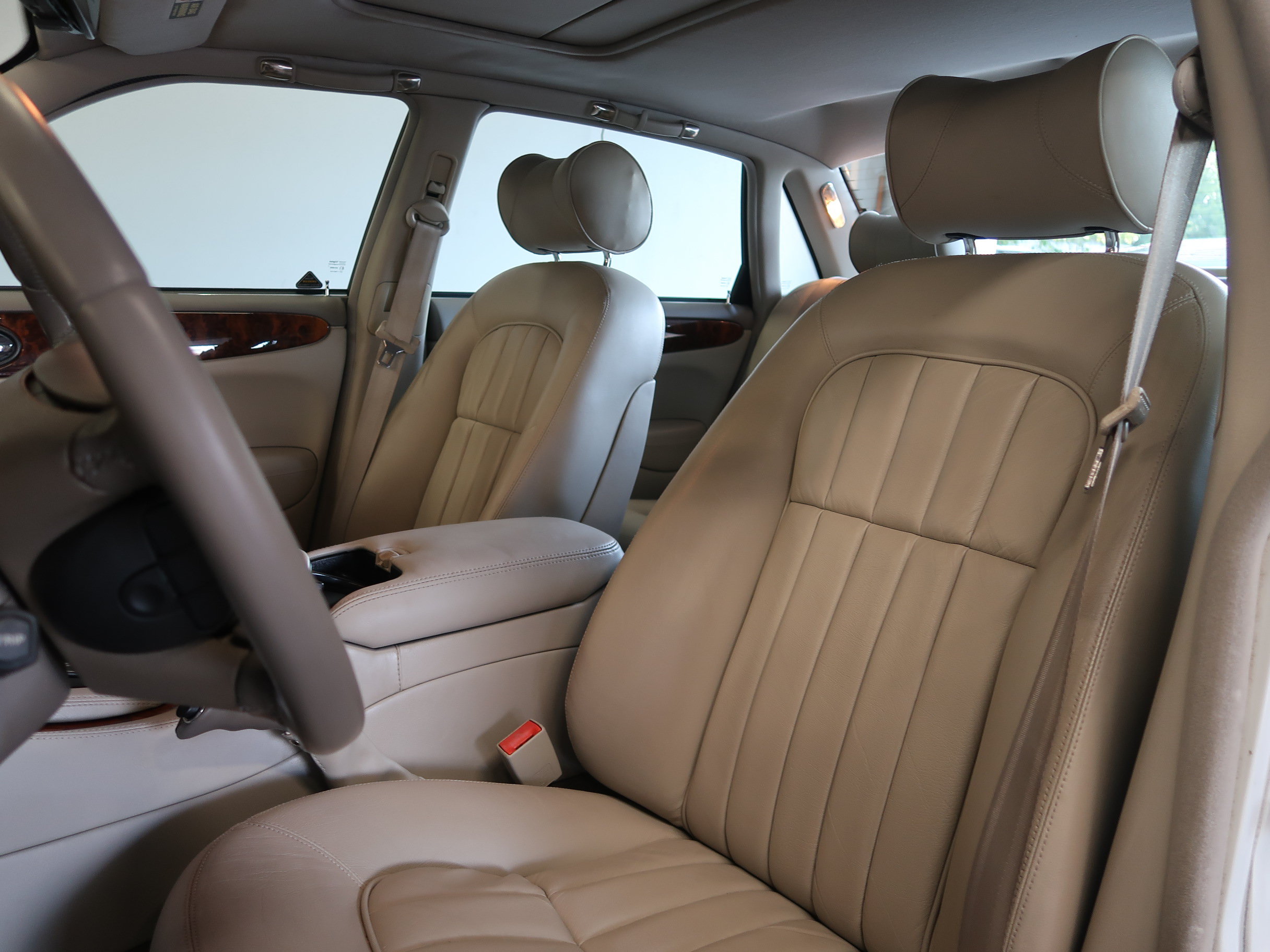 Used 1999 Jaguar XJ8 RWD image 28