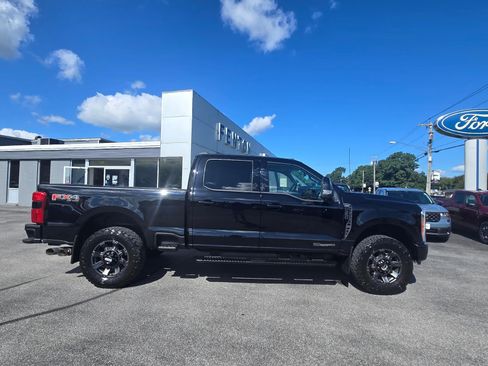 Used 2023 Ford F250 Lariat w/ Sport Appearance Package AWD/4WD image 31
