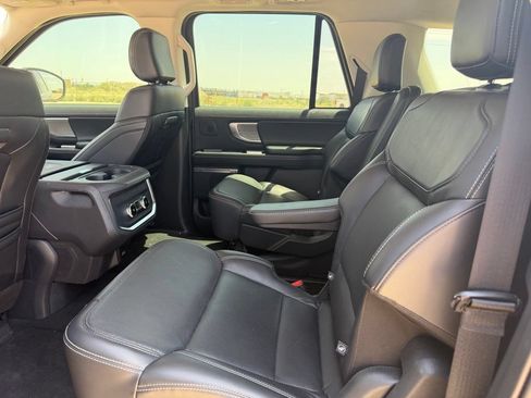 Used 2025 Ford Expedition Max Platinum w/ Driver's Package AWD/4WD image 8