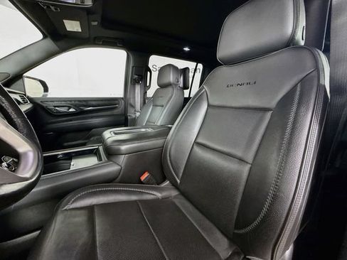 Used 2021 GMC Yukon XL Denali w/ Denali Premium Package AWD/4WD image 21