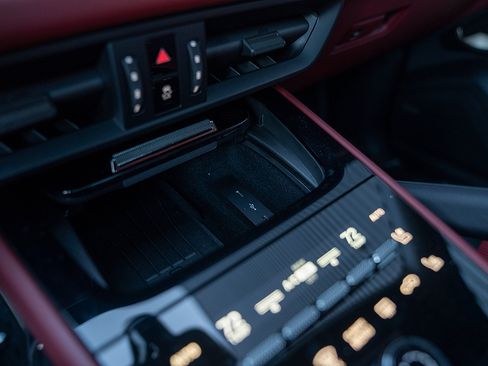 Certified 2025 Porsche Cayenne GTS AWD/4WD image 16