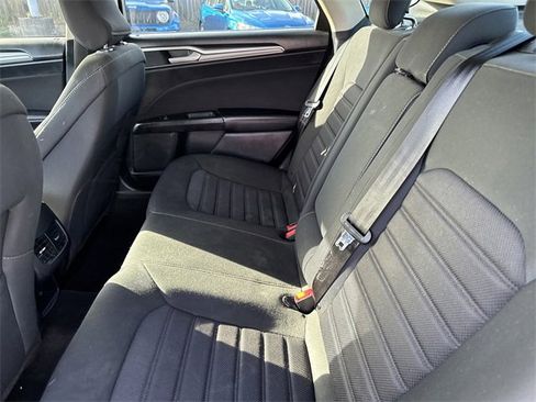 Used 2019 Ford Fusion SE image 13