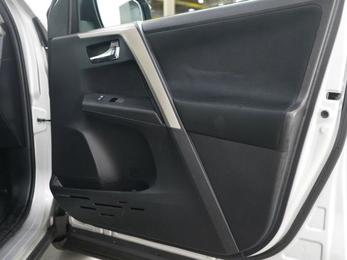 Used 2015 Toyota RAV4 XLE AWD/4WD image 9