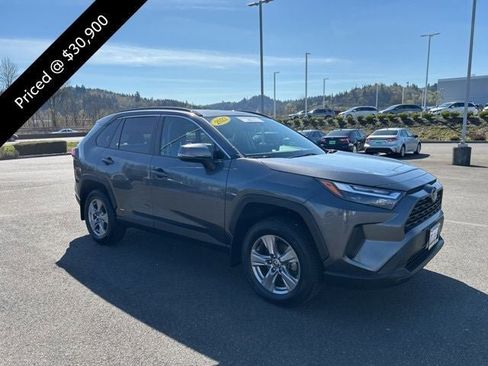 Used 2022 Toyota RAV4 XLE w/ Convenience Package AWD/4WD image 4