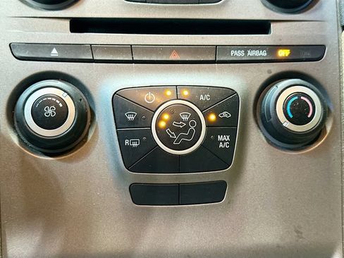 Used 2017 Ford Taurus SE FWD image 17