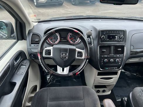 Used 2015 Dodge Grand Caravan American Value Package w/ UConnect Hands-Free Group image 19