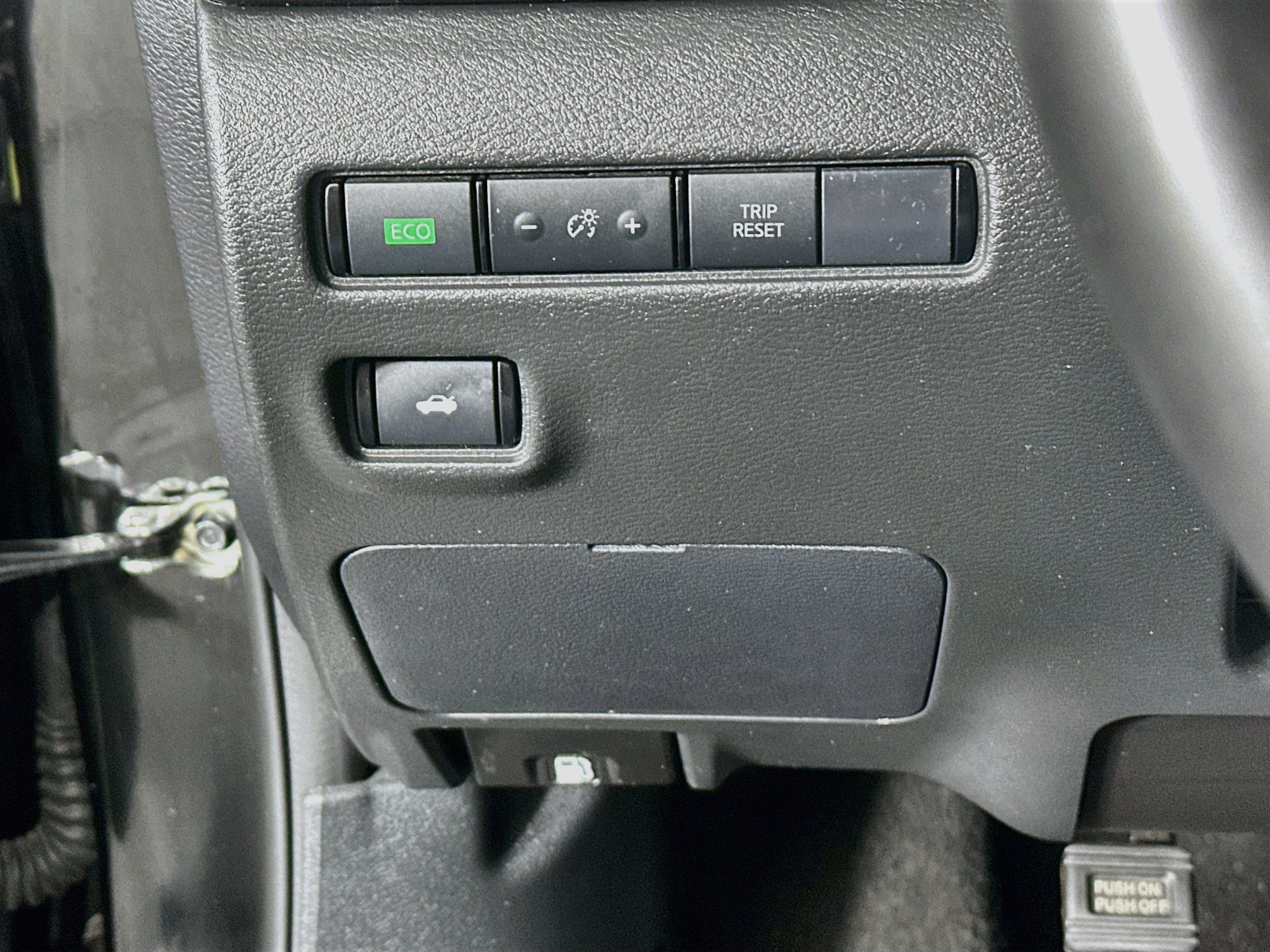 Used 2025 Nissan Sentra SR FWD image 16