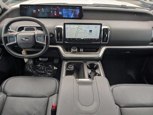Used 2025 Ford Expedition Platinum w/ Stealth Performance Package AWD/4WD image 19