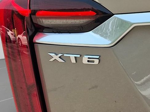 Used 2022 Cadillac XT6 Premium Luxury w/ Technology Package FWD image 38