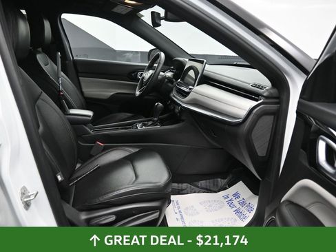 Used 2024 Jeep Compass Limited image 21