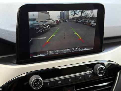 Used 2020 Ford Escape SE image 22