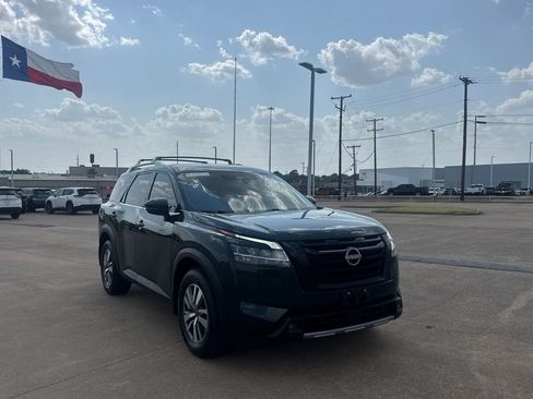 Certified 2023 Nissan Pathfinder SL w/ Black Appearance Package FWD image 1