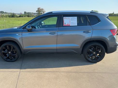 Used 2023 Volkswagen Taos SE image 6