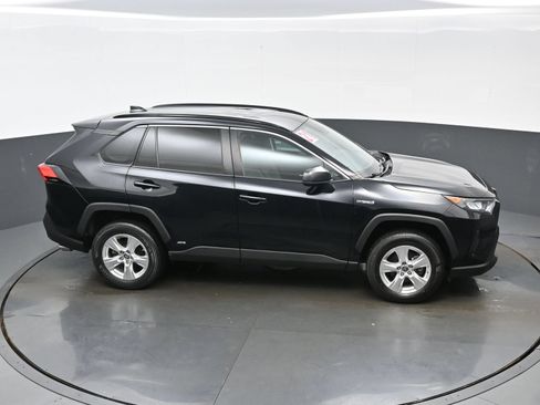 Used 2021 Toyota RAV4 LE AWD/4WD image 39