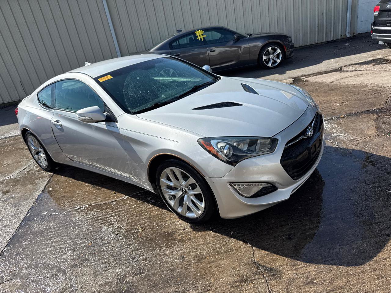 Used 2015 Hyundai Genesis 3.8 RWD image 2
