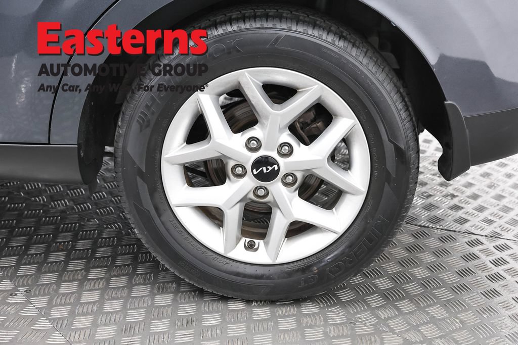 Used 2023 Kia Soul LX w/ LX Technology Package FWD image 32
