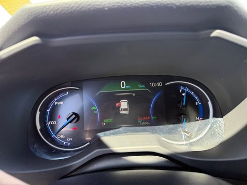 Used 2025 Toyota RAV4 LE AWD/4WD image 11