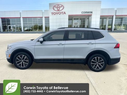 Used 2018 Volkswagen Tiguan SE FWD image 2
