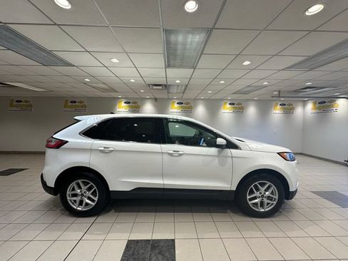Used 2024 Ford Edge SEL w/ Convenience Package AWD/4WD image 3