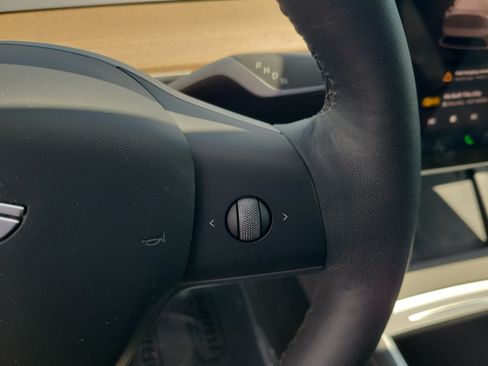 Used 2024 Tesla Model Y Long Range RWD image 11