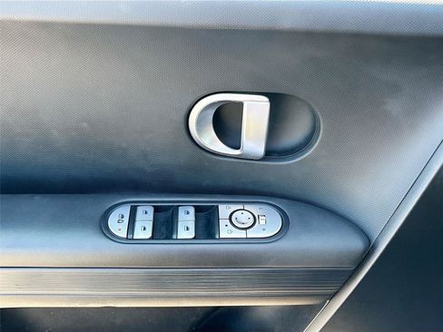 Used 2024 Hyundai Ioniq 5 SE RWD image 18
