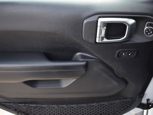 Used 2018 Jeep Wrangler Unlimited Sport S image 20