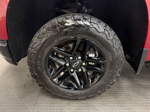 Used 2021 Chevrolet Silverado 1500 LT Trail Boss w/ Convenience Package II image 10