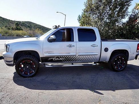 Used 2010 GMC Sierra 1500 SLE w/ Regional Value Package image 7