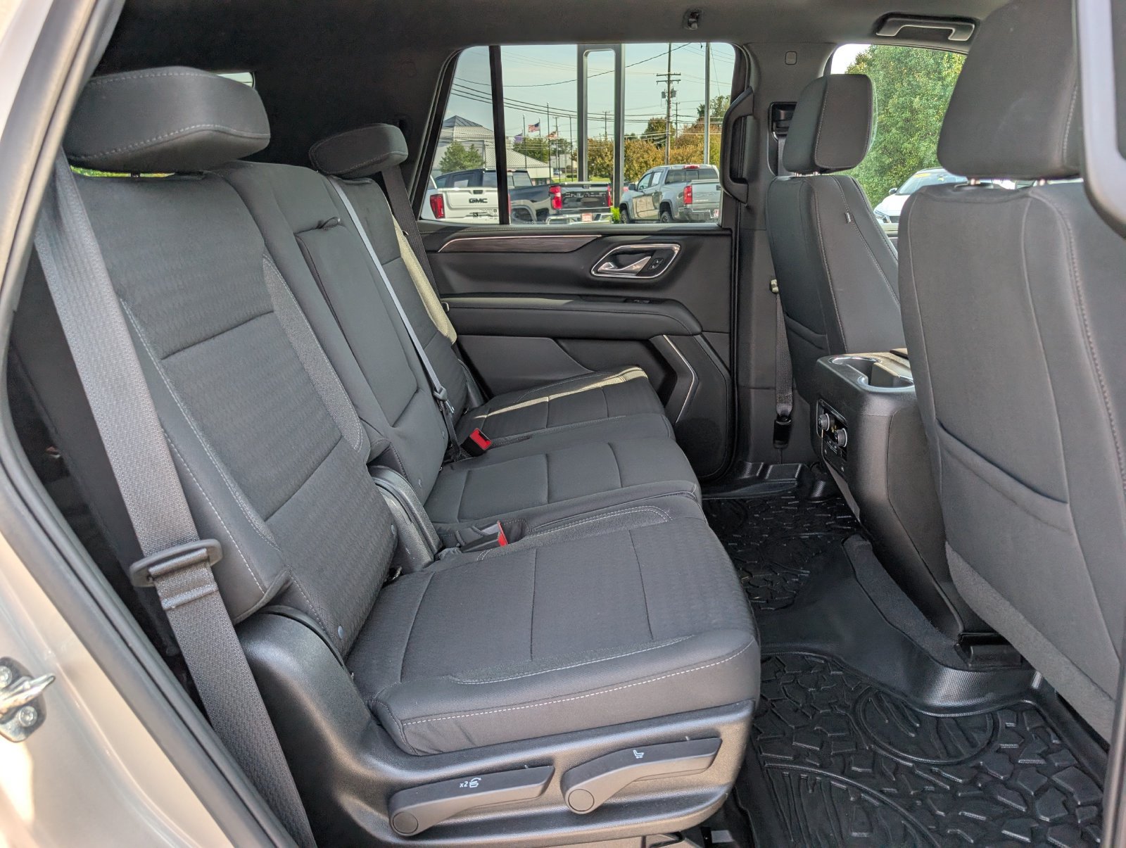 Used 2022 Chevrolet Tahoe LS AWD/4WD image 12