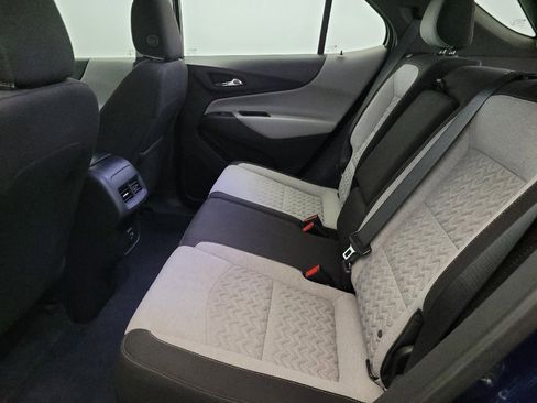 Used 2022 Chevrolet Equinox LS image 18