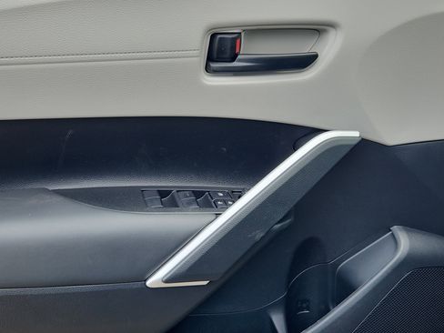 New 2026 Toyota Corolla Cross LE w/ Moonroof Package image 6