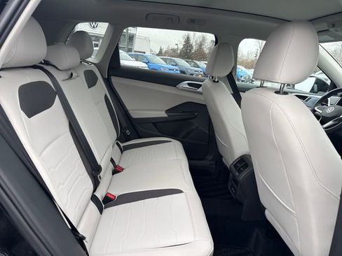 New 2026 Volkswagen Taos SE AWD/4WD image 12