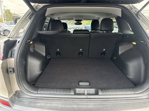 Used 2021 Jeep Cherokee Latitude Lux w/ Comfort/Convenience Group image 25